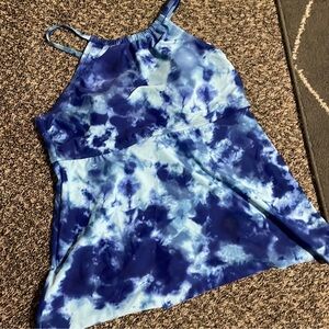Dip cross back swimsuit top